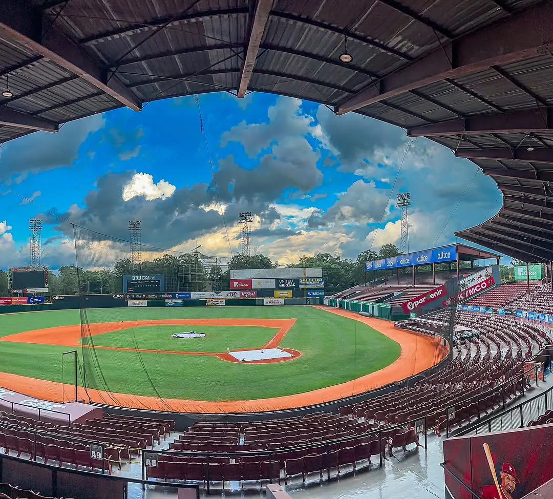 470700176_18477569761010444_5823922673255165572_n | NOTICIARIO RD Estadio Julian Javier en San Francisco de Macorís, provincia Duarte. Foto por juniormatrille