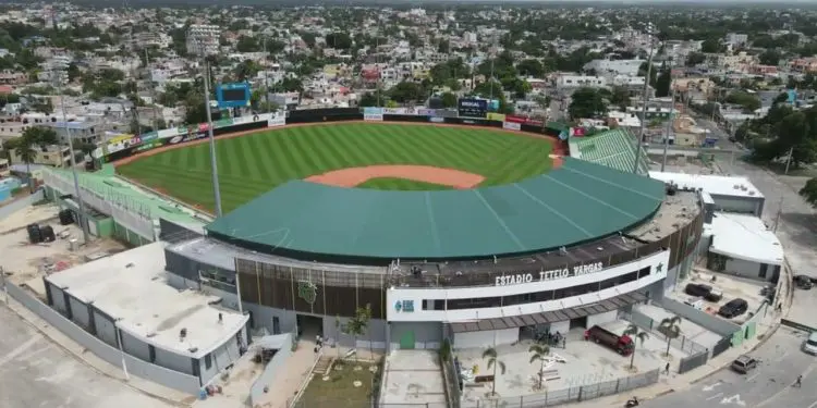 Estadio Tetelo Vargas. Foto por Miguel García . | NOTICIARIO RD Estadio Tetelo Vargas. Foto por Miguel García .