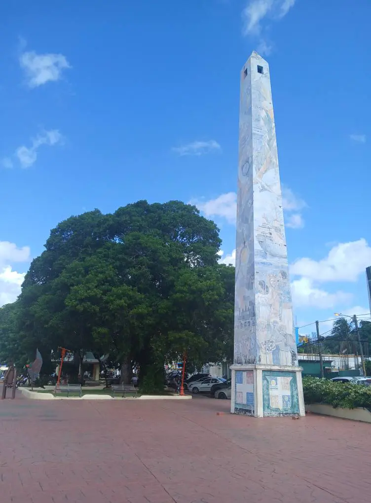 El Obelisco de La Romana. Cortesía de Julio César Martínez Rodríguez.
