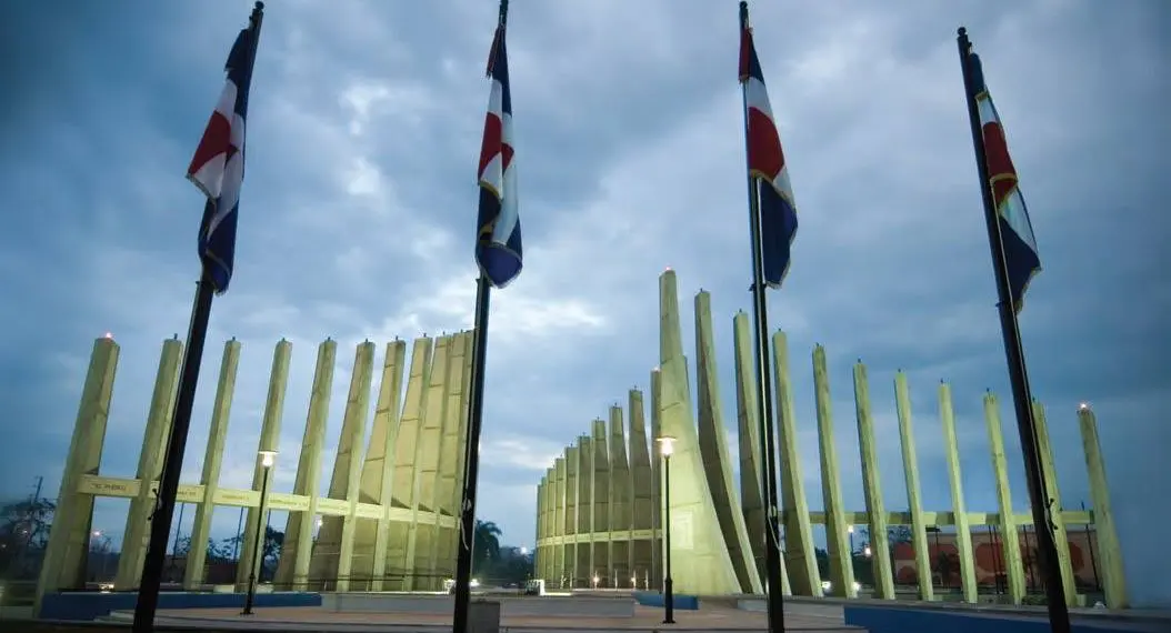 Monumento a los Constituyentes provincia San Cristóbal. Foto por Arquitexto