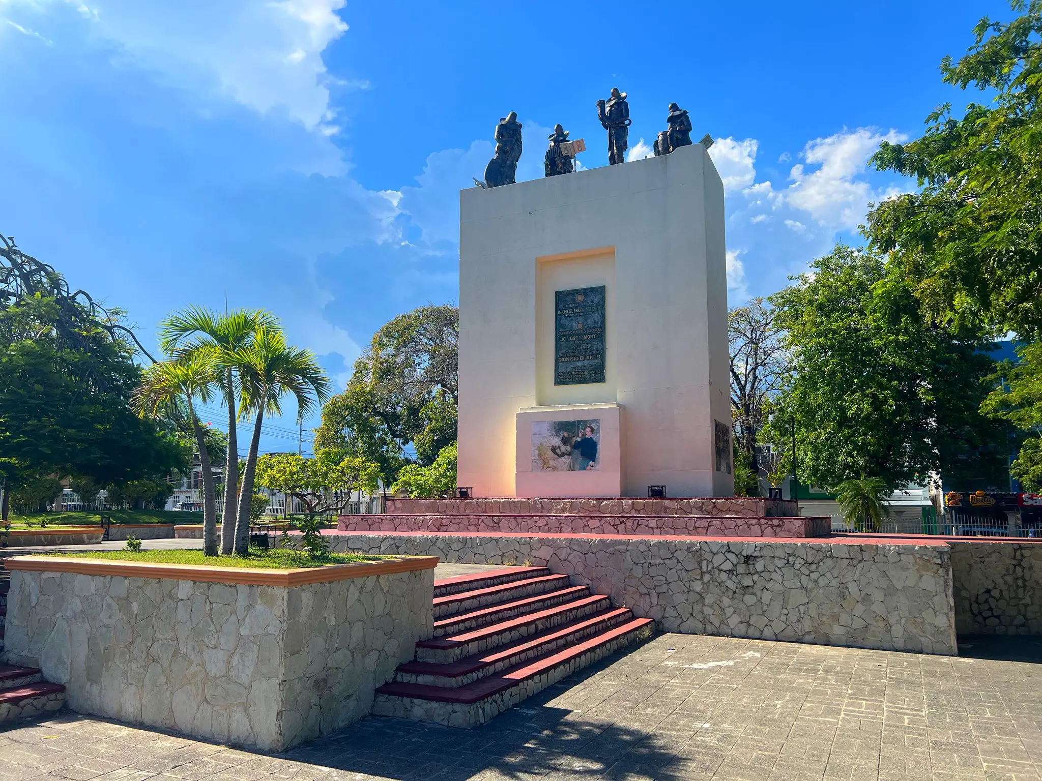 Monumento en el Parque Piedras Vivas, en la provincia San Cristóbal. Foto por minube.com