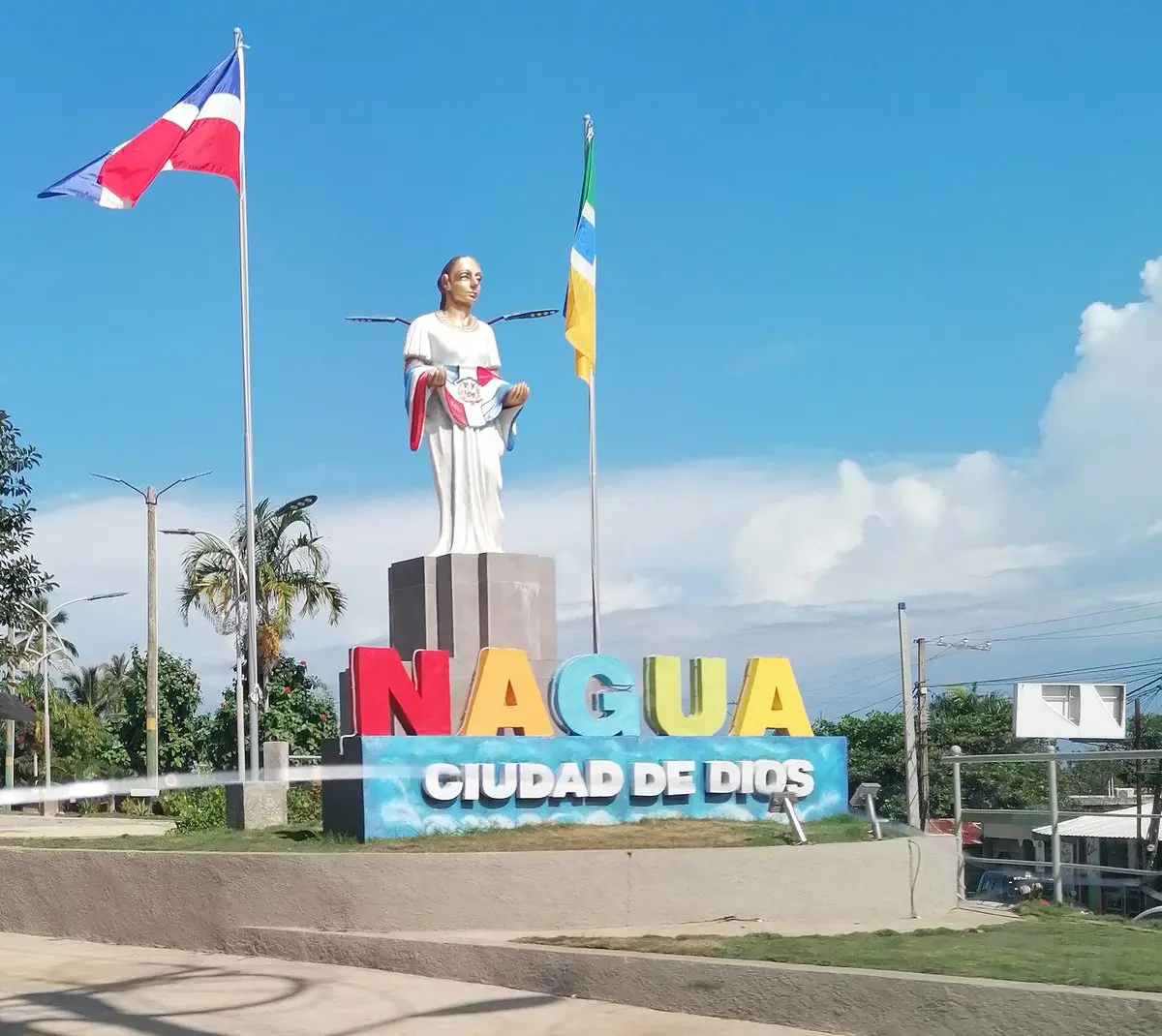 EzX9J-VVUAgp8ut | NOTICIARIO RD Entrada a la ciudad de Nagua provincia María Trinidad Sánchez. Foto por RinconcitosRD