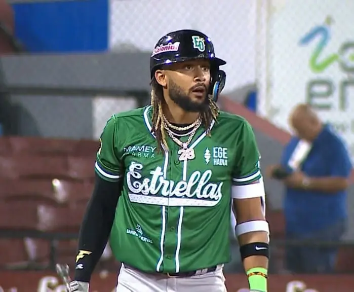 fettm7u9gs5ej6alwpow | NOTICIARIO RD Fernando Tatis Jr en el Estadio Tetelo Vargas. Foto por mlb.com
