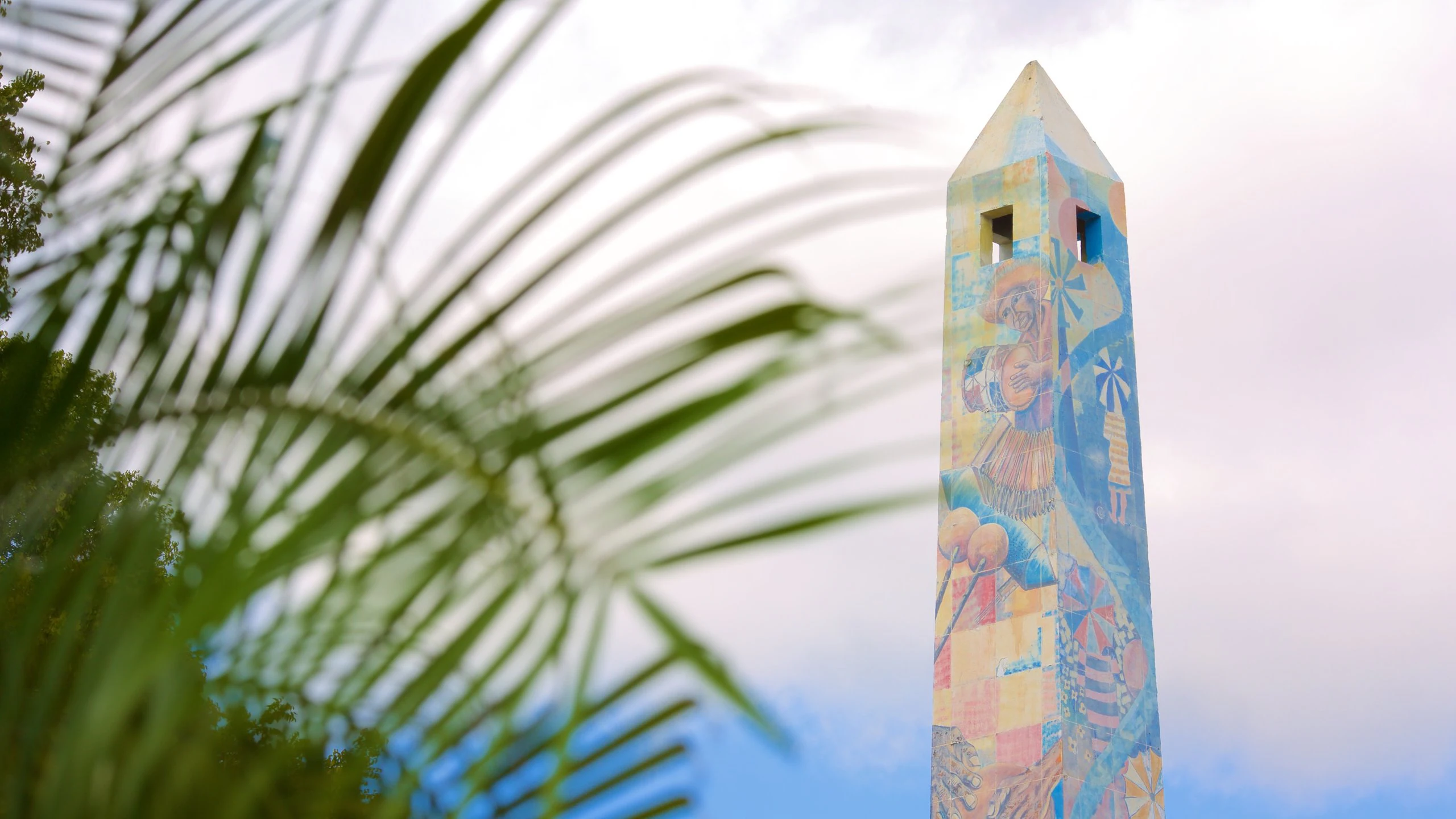 El Obelisco de La Romana. Cortesía de Expedia.