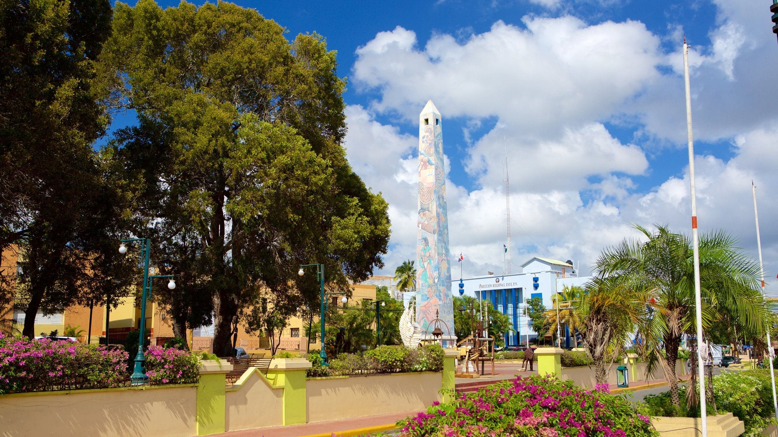 El Obelisco de La Romana. Cortesía de Expedia.