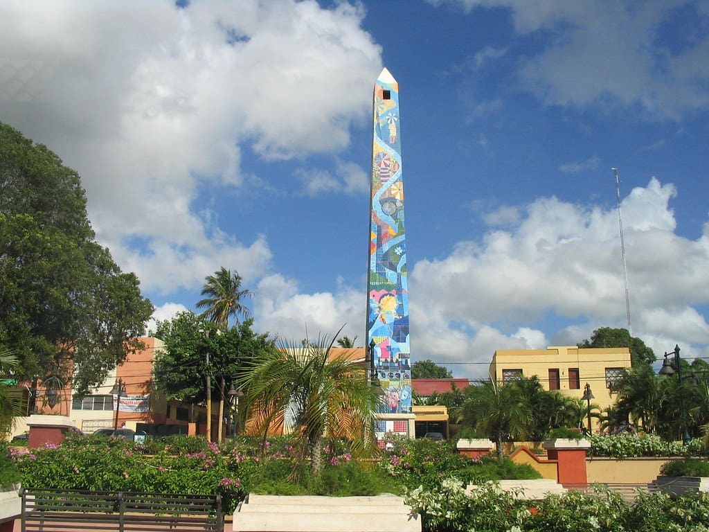 El Obelisco de La Romana. Cortesía de skyscrapercity