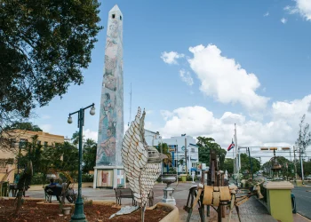 El Obelisco de La Romana. Cortesía de Expedia. | NOTICIARIO RD El Obelisco de La Romana. Cortesía de Expedia.
