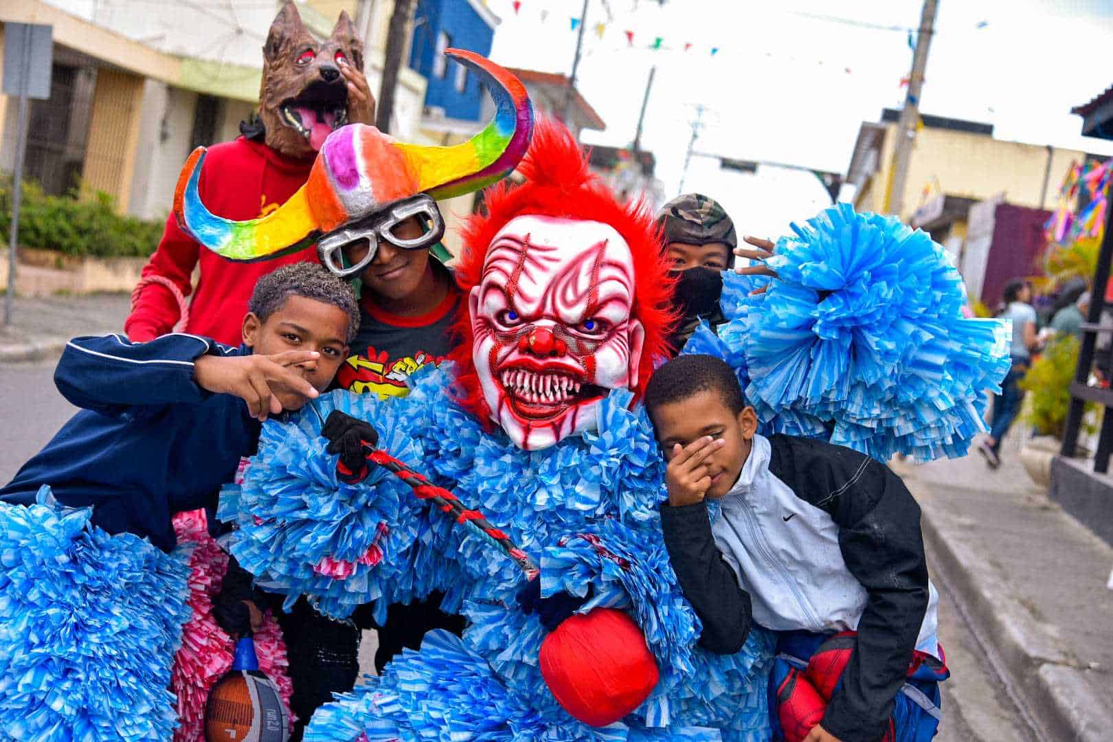 ninos-carnaval-cotui-entrevista-a-juampa---kevin-rivas83 | NOTICIARIO RD Carnaval cotuisano, provincia Sánchez Ramírez. Foto por Diario Libre