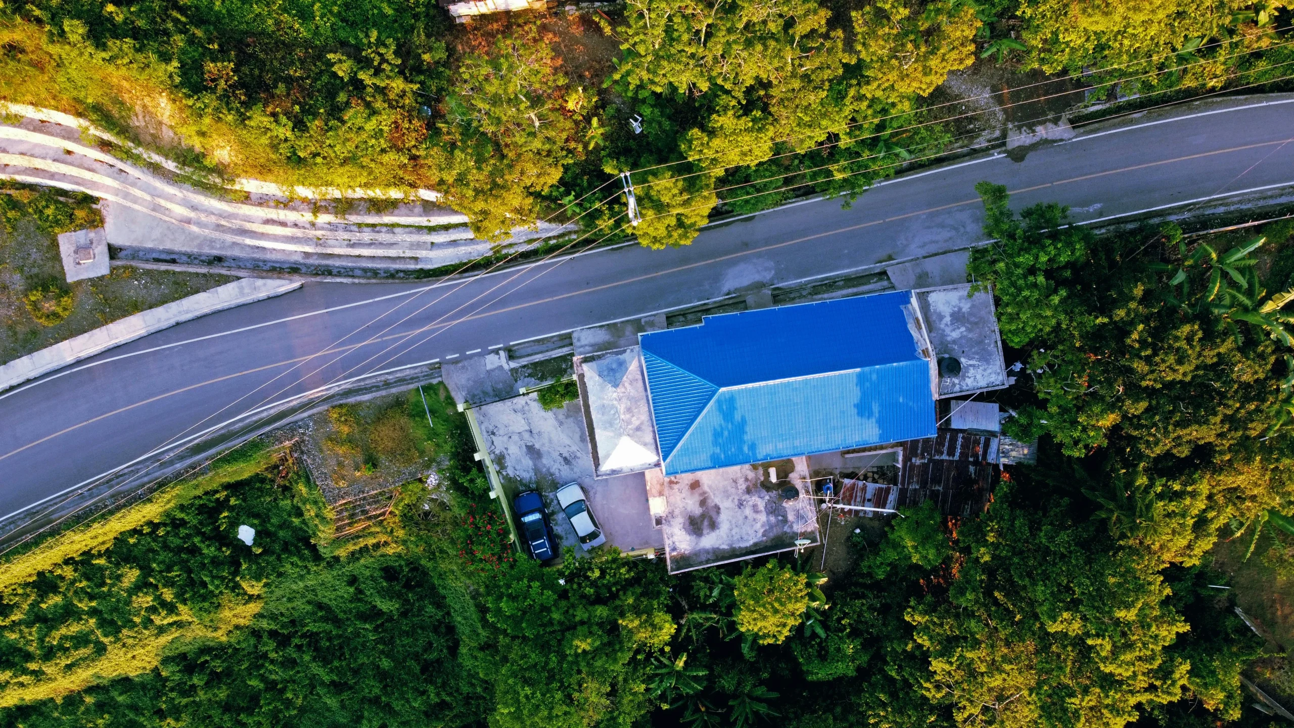 Moca, provincia Espaillat. <a href="https://www.pexels.com/photo/aerial-shot-of-house-surrounded-by-green-trees-5454385/" rel="nofollow ">Foto por José Lizardo by Pexels.</a>