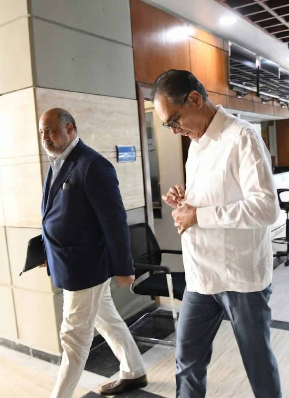 Santiago Hazim llegando a la Procuraduría General de la República. Imagen por Diario Libre. | NOTICIARIO RD Santiago Hazim llegando a la Procuraduría General de la República. Imagen por Diario Libre.