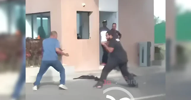 Dos hombres se enfrentan por un café en Santo Domingo Este