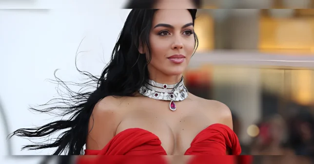 Georgina Rodríguez deslumbra como nueva imagen de Calzedonia