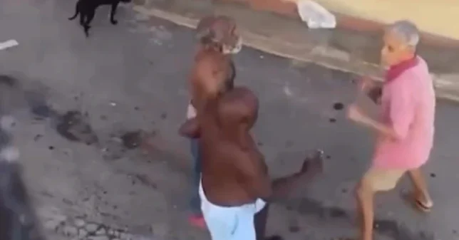 Video capta conflicto callejero entre tres hombres