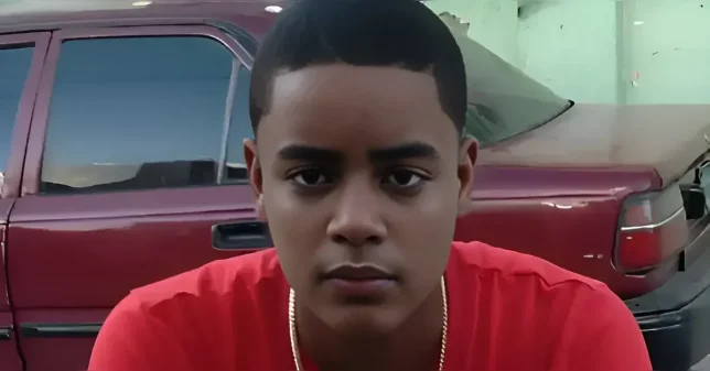 Familia incendia cuartel tras incidente con joven durante protesta en SDE