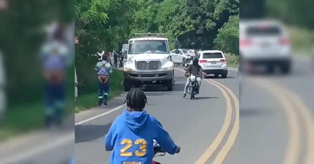 Incidente en carretera Consuelo-SPM genera congestión
