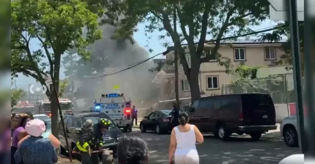 Incidente en Queens deja dos sin signos vitales en vivienda