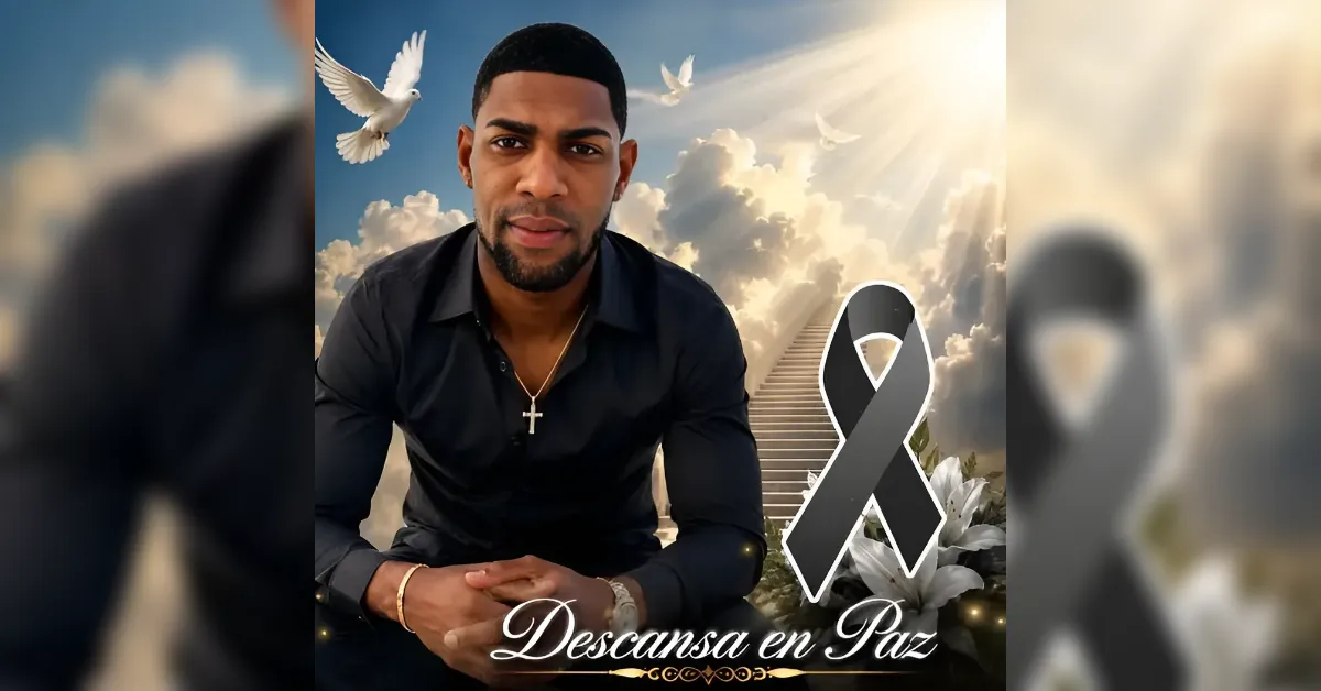 Man in a black shirt with a cross necklace in a heavenly memorial scene, white doves, staircase to the clouds, and a gray ribbon with 'Descansa en Paz'.