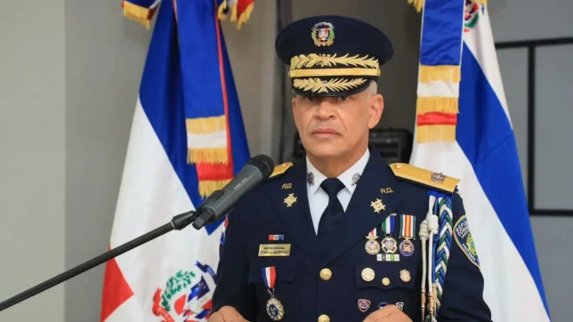Nuevo director de la Policía Nacional protagoniza emotivo encuentro con su padre en Moca