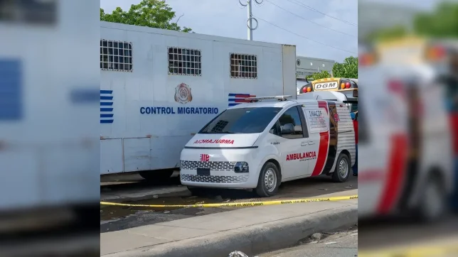 Investigan hallazgo de hombre dominicano dentro de camión en parqueo de Migración