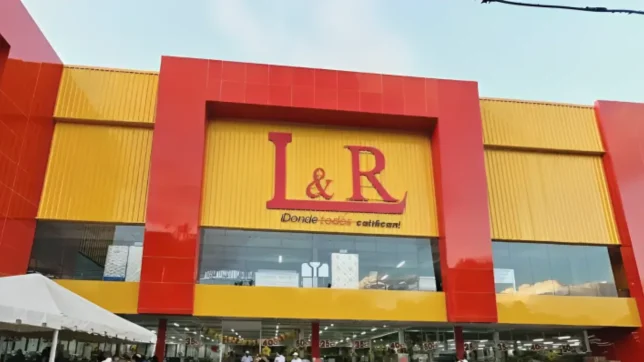 Incendio afecta tienda en la avenida Las Américas