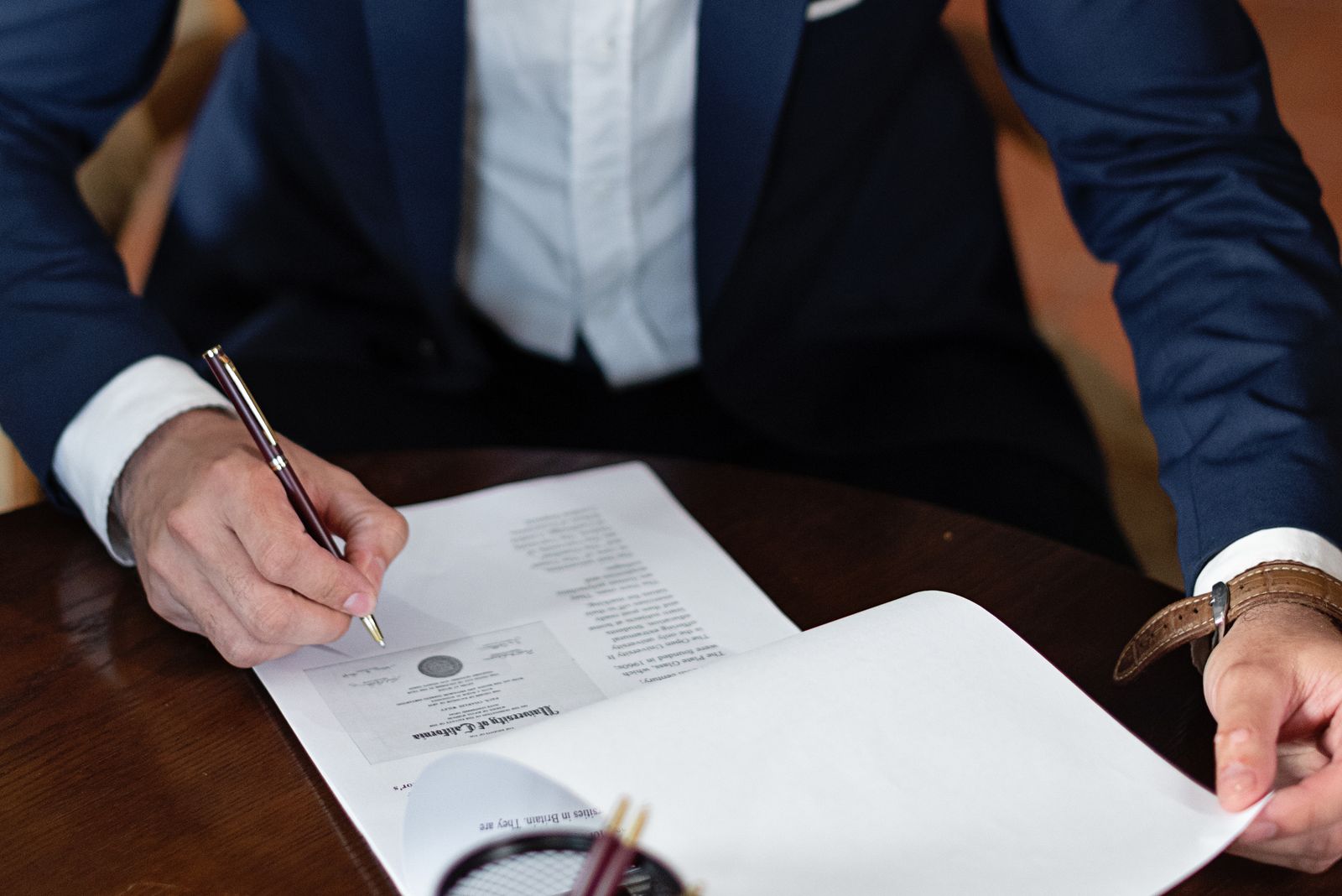 Revisión profesional de documentos y formularios