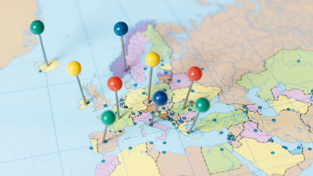 Cómo buscar oportunidades laborales en Europa: países, permisos y requisitos — portada