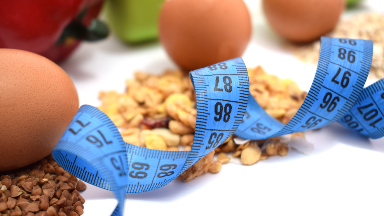 Desayuno temprano: horario, metabolismo y cómo organizar una rutina sostenible — portada