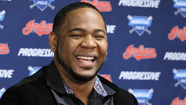 Edwin Encarnación es exaltado al Salón de la Fama Romanense