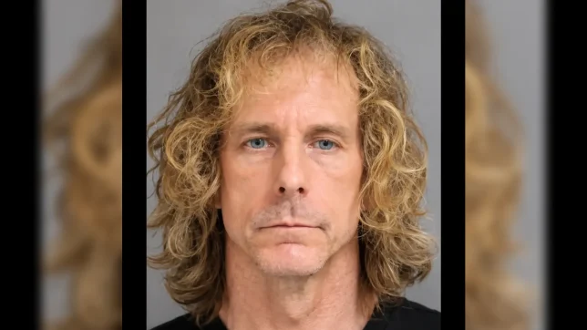 Exprofesor de Long Island es detenido por señalamiento