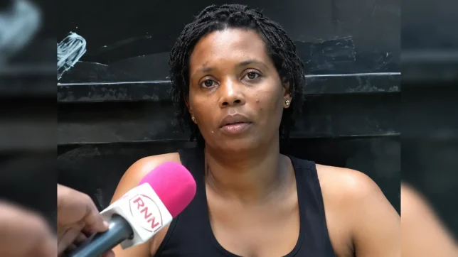 Mujer pide protección mientras buscan a expareja señalada en Los Alcarrizos