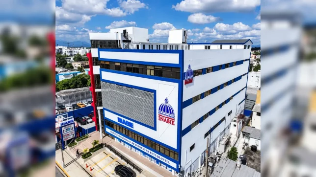 Revelan posibles irregularidades en contratos millonarios del INABIE