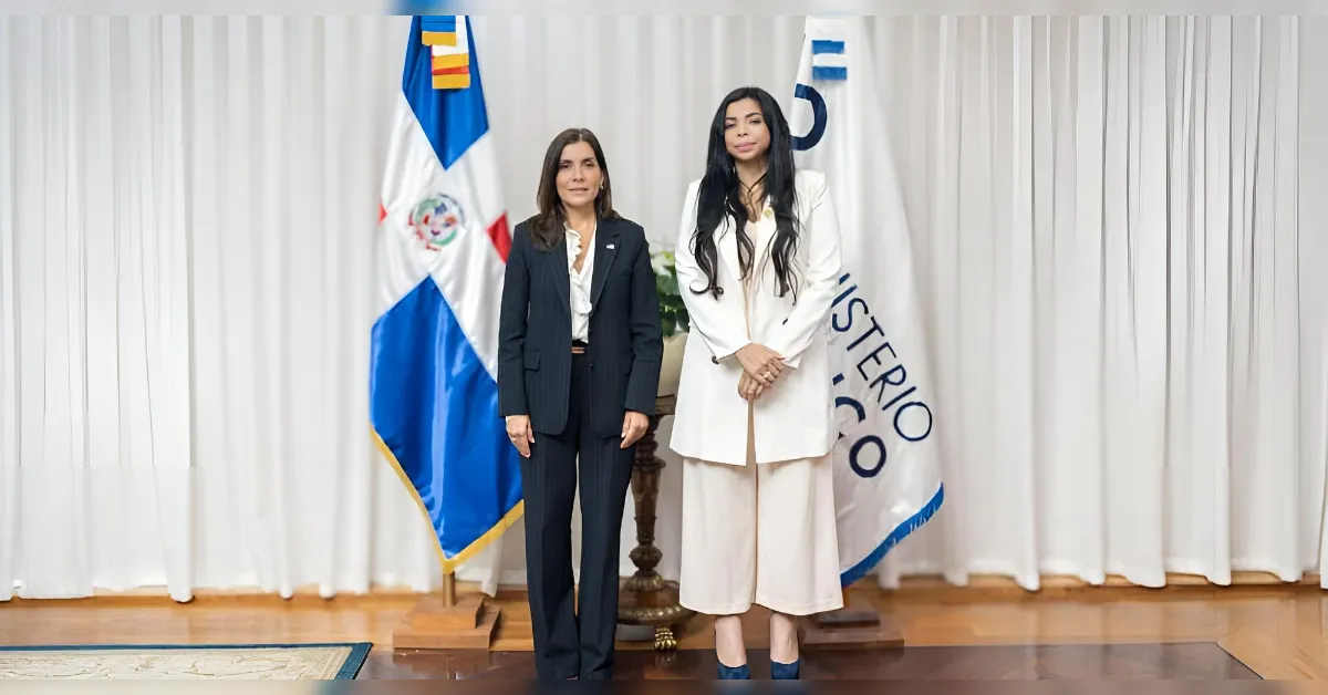 procuradora general y embajadora portada